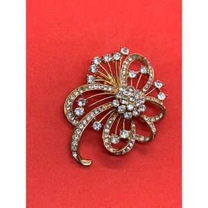 Vintage Gold Tone Rhinestone Floral Spray Brooch Ribbon Design
